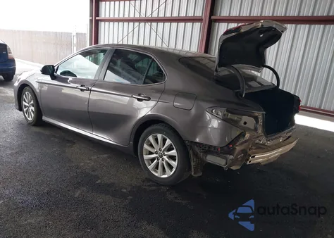 2018 Toyota Camry Le from USA, damaged, VIN 4T1B11HK8JU096578